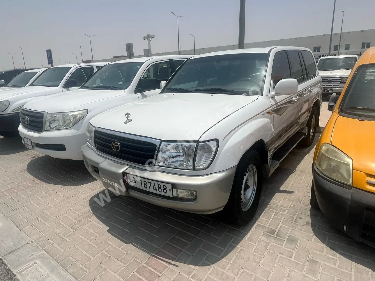 Toyota  Land Cruiser  G  2002  Automatic  315,000 Km  6 Cylinder  Four Wheel Drive (4WD)  SUV  Silver