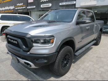 Dodge  Ram  Rebel  2019  Automatic  179,000 Km  8 Cylinder  Four Wheel Drive (4WD)  Pick Up  Gray