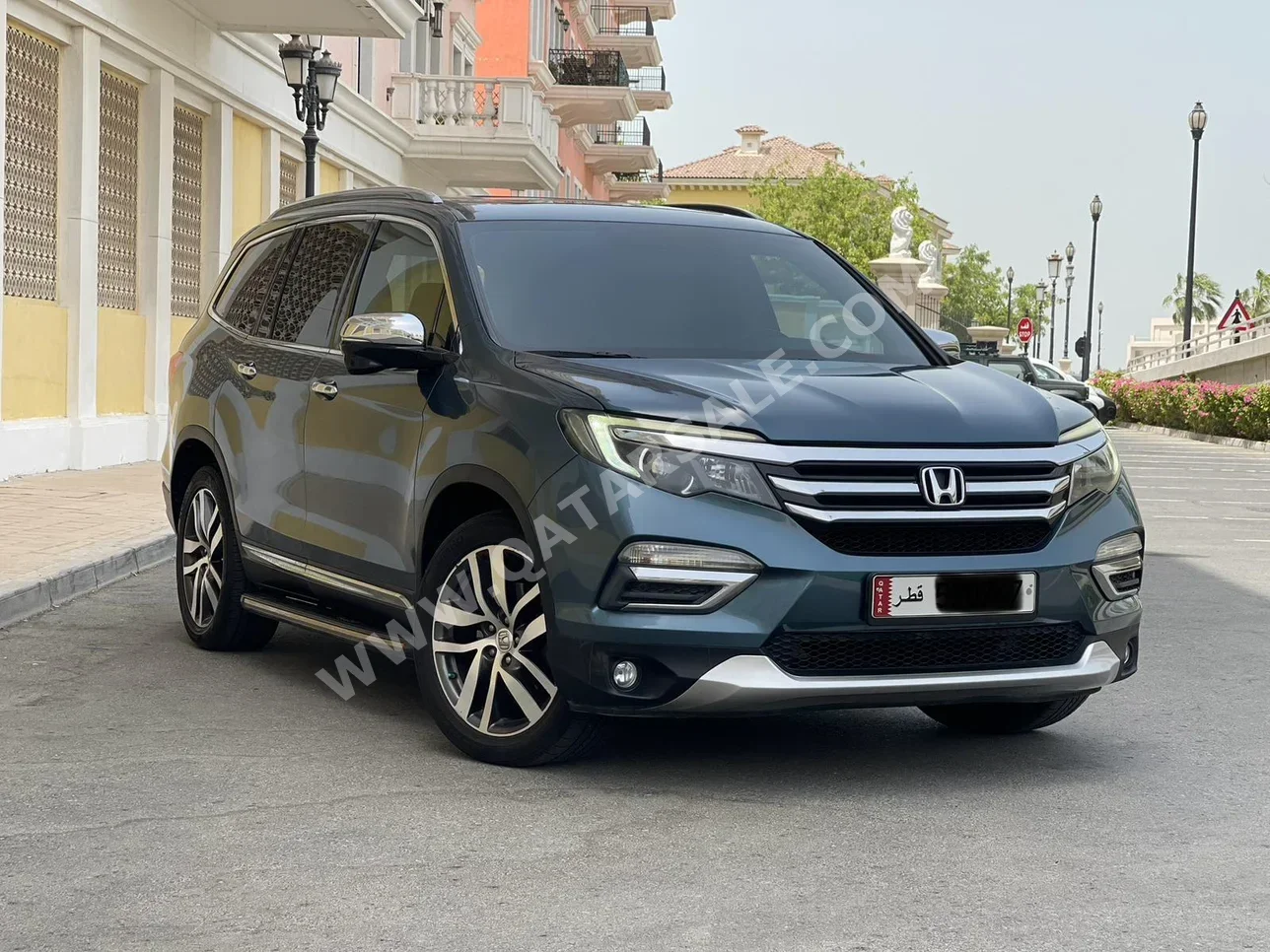 Honda  Pilot  Touring  2016  Automatic  156,000 Km  6 Cylinder  Four Wheel Drive (4WD)  SUV  Gray