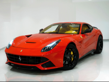 فيراري  اف 12  2015  اوتوماتيك  72,000 كم  12 سلندر  دفع كلي مستمر  كوبيه \ سبورت  أحمر