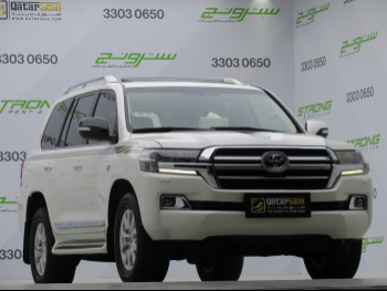 Toyota  Land Cruiser  VXR  2018  Automatic  185,000 Km  8 Cylinder  Four Wheel Drive (4WD)  SUV  White