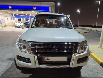 Mitsubishi  Pajero  2016  Automatic  128,800 Km  6 Cylinder  Four Wheel Drive (4WD)  SUV  White
