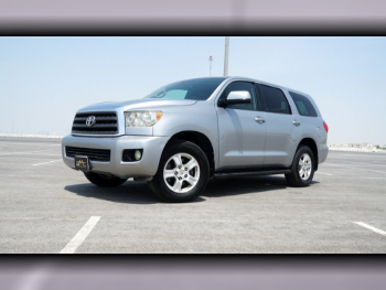 Toyota  Sequoia  SR5  2015  Automatic  282,000 Km  8 Cylinder  Four Wheel Drive (4WD)  SUV  Carpathian grey