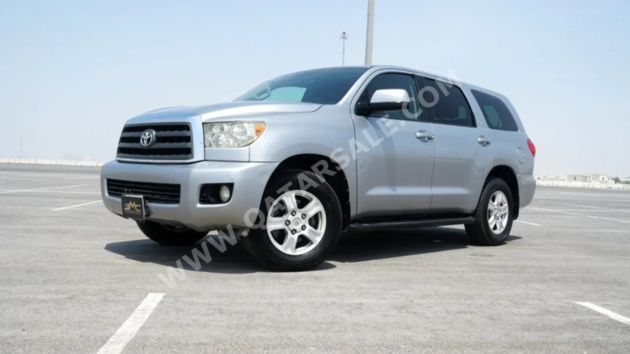 Toyota  Sequoia  SR5  2015  Automatic  282,000 Km  8 Cylinder  Four Wheel Drive (4WD)  SUV  Carpathian grey