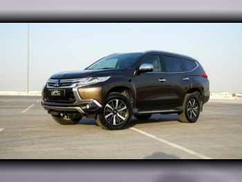 Mitsubishi  Pajero  Montero Sport  2016  Automatic  171,000 Km  6 Cylinder  Four Wheel Drive (4WD)  SUV  Brown