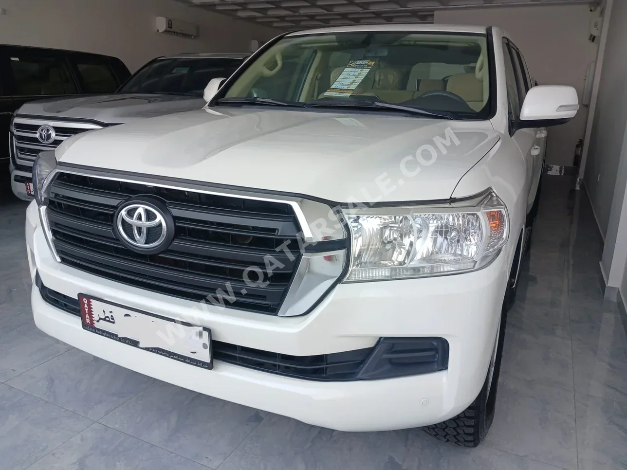 Toyota  Land Cruiser  GX  2017  Automatic  255,000 Km  6 Cylinder  Four Wheel Drive (4WD)  SUV  White