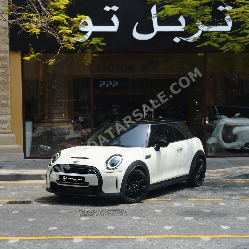 ميني  كوبر  اس  2023  اوتوماتيك  27,980 كم  4 سلندر  سحب امامي  هاتشباك  أبيض  تحت الضمان