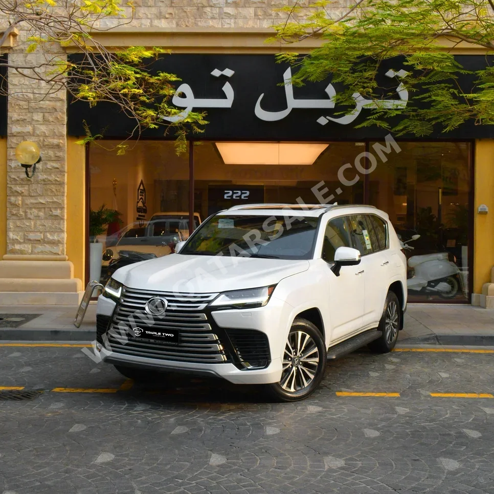 Lexus  LX  600 Luxury  2024  Automatic  0 Km  6 Cylinder  Four Wheel Drive (4WD)  SUV  White  With Warranty