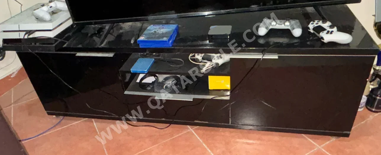 Tables & Sideboards TV & Media Units  - Black