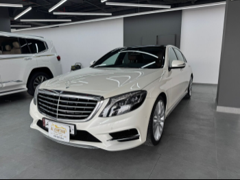 Mercedes-Benz  S-Class  400  2015  Automatic  80,000 Km  6 Cylinder  Rear Wheel Drive (RWD)  Sedan  White