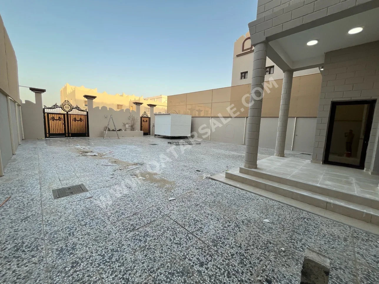 Family Residential - Not Furnished - Al Daayen - Umm Qarn - 7 Bedrooms