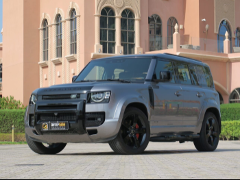 Land Rover  Defender  110 X  2022  Automatic  88,000 Km  6 Cylinder  Four Wheel Drive (4WD)  SUV  Gray and Black  With Warranty