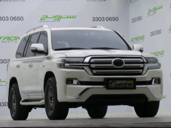 Toyota  Land Cruiser  VXS White Edition  2018  Automatic  248,000 Km  8 Cylinder  Four Wheel Drive (4WD)  SUV  Pearl