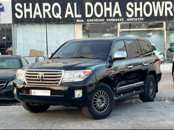 تويوتا  لاند كروزر  في اكس ار  2015  اوتوماتيك  400,000 كم  8 سلندر  دفع رباعي  اس يو في  أسود