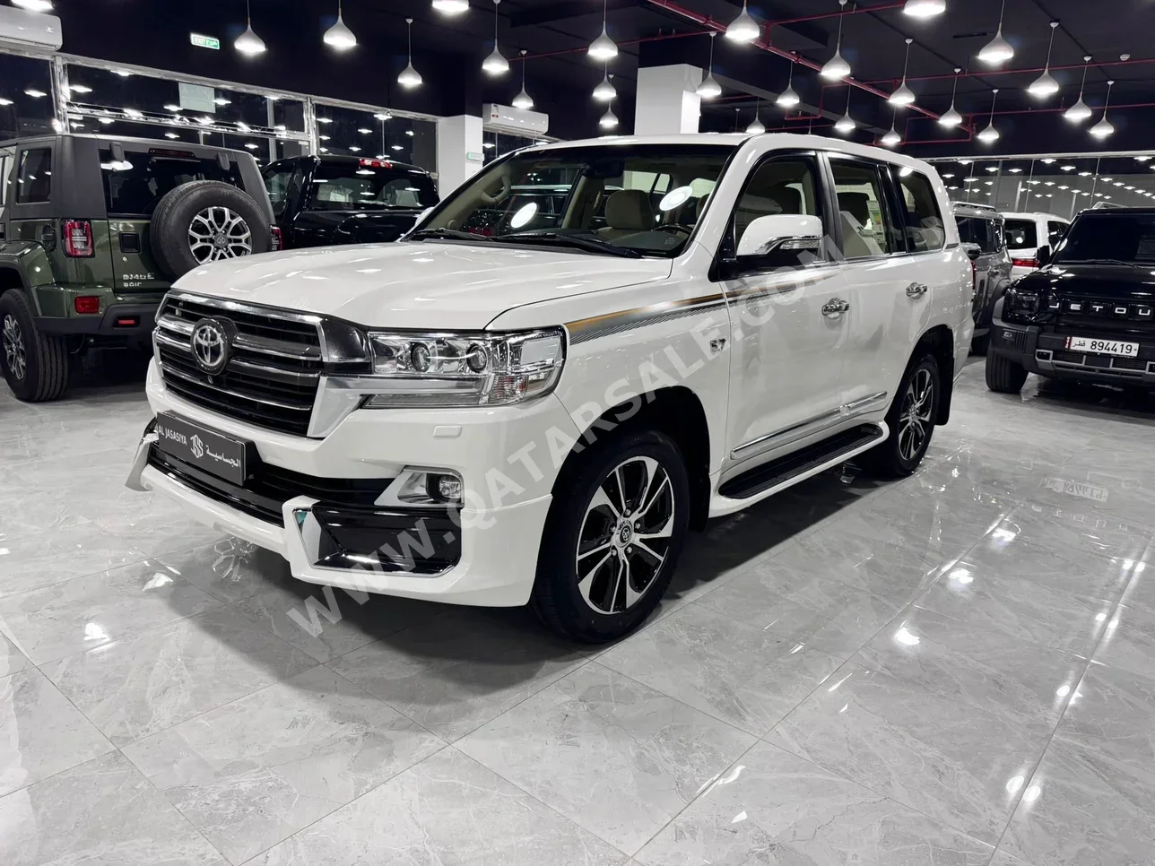 Toyota  Land Cruiser  VXR  2020  Automatic  195,000 Km  8 Cylinder  Four Wheel Drive (4WD)  SUV  White