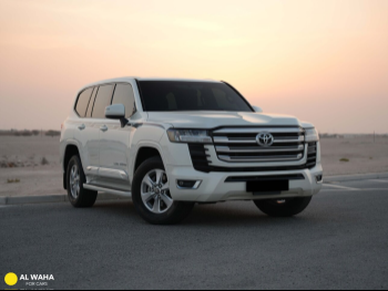 Toyota  Land Cruiser  GXR Twin Turbo  2023  Automatic  36,000 Km  6 Cylinder  Four Wheel Drive (4WD)  SUV  White  With Warranty