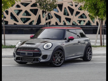 Mini  Cooper  JCW  2017  Automatic  95,000 Km  4 Cylinder  Front Wheel Drive (FWD)  Hatchback  Silver