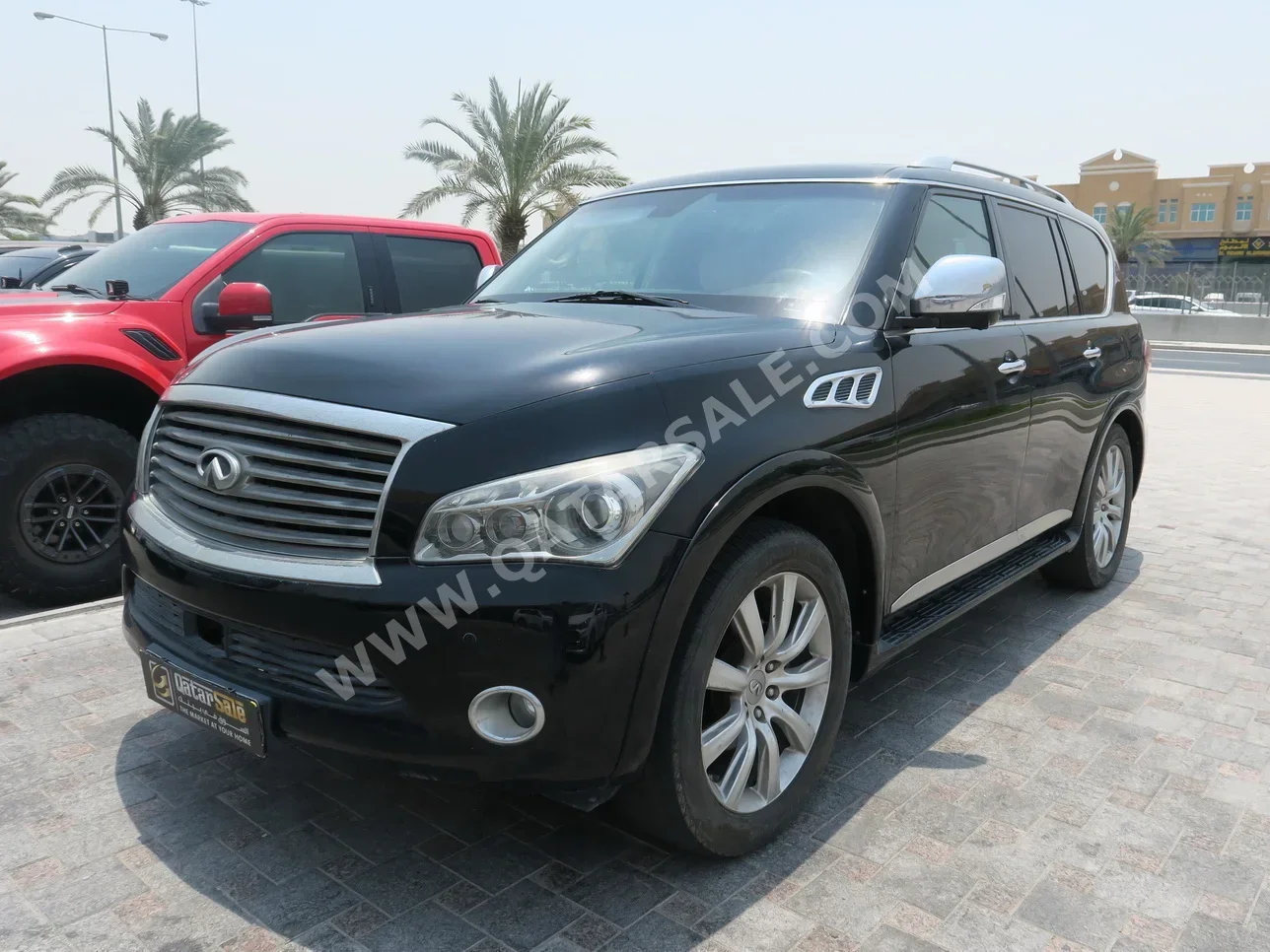Infiniti  QX  56  2013  Automatic  206,000 Km  8 Cylinder  Four Wheel Drive (4WD)  SUV  Black