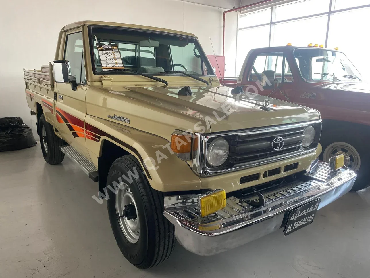 Toyota  Land Cruiser  LX  1998  Manual  93,000 Km  6 Cylinder  Four Wheel Drive (4WD)  Pick Up  Beige
