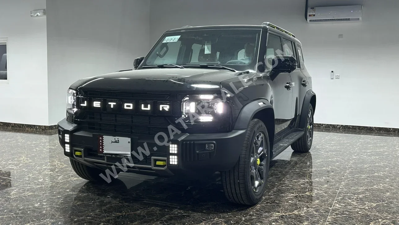 Jetour  T2  Luxury Plus  2025  Automatic  0 Km  4 Cylinder  Four Wheel Drive (4WD)  SUV  Black  With Warranty