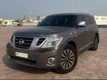 Nissan  Patrol  Platinum  2016  Automatic  124,798 Km  8 Cylinder  Four Wheel Drive (4WD)  SUV  Gray