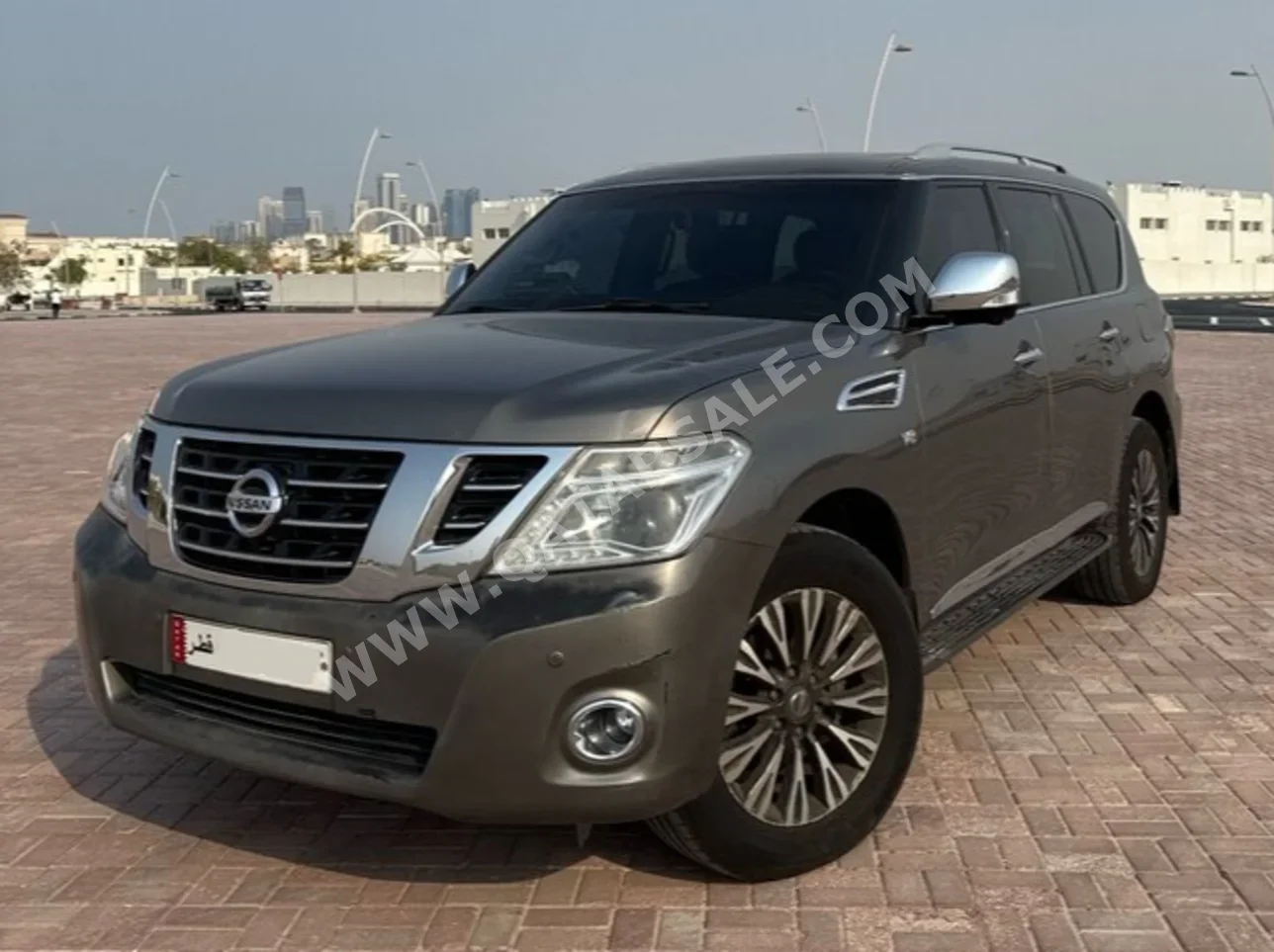 Nissan  Patrol  Platinum  2016  Automatic  124,798 Km  8 Cylinder  Four Wheel Drive (4WD)  SUV  Gray
