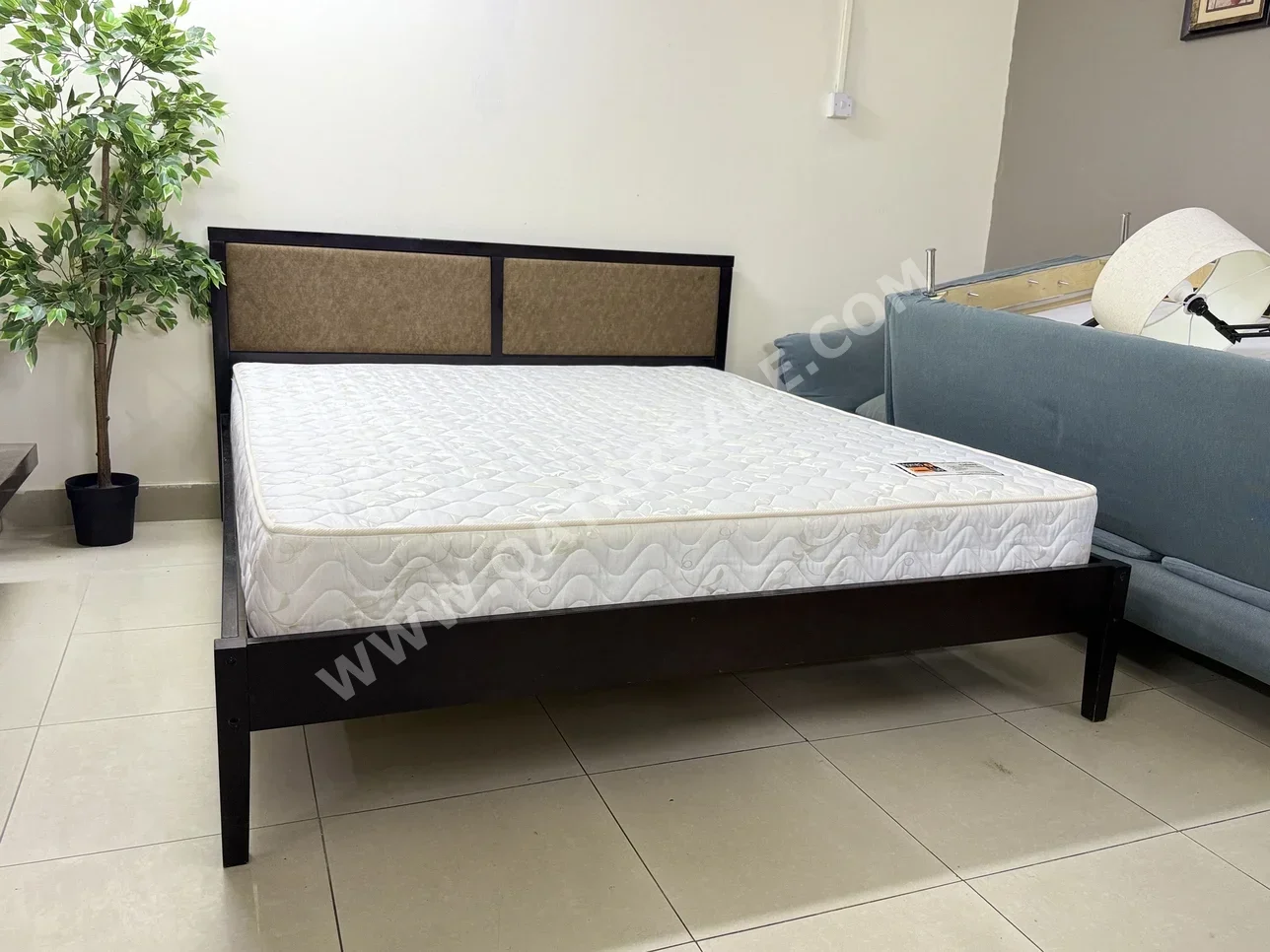 Beds - Homes r Us  - King  - Black
