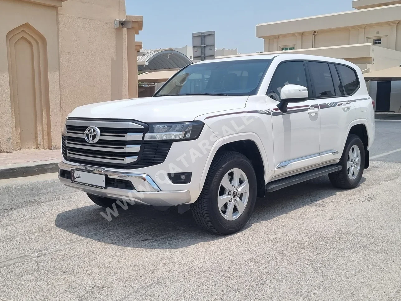 Toyota  Land Cruiser  GXR  2025  Automatic  5,000 Km  6 Cylinder  Four Wheel Drive (4WD)  SUV  White  With Warranty