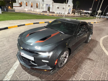 شفروليه  كمارو  اس اس  2017  اوتوماتيك  47,000 كم  8 سلندر  دفع خلفي  كوبيه \ سبورت  رمادي
