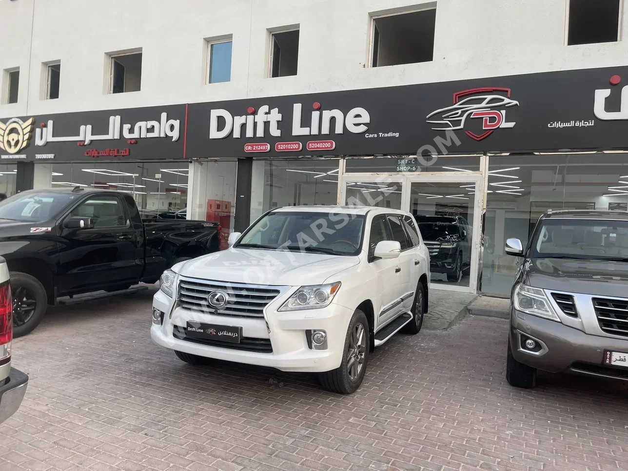 Lexus  LX  570  2013  Automatic  340,000 Km  8 Cylinder  Four Wheel Drive (4WD)  SUV  White