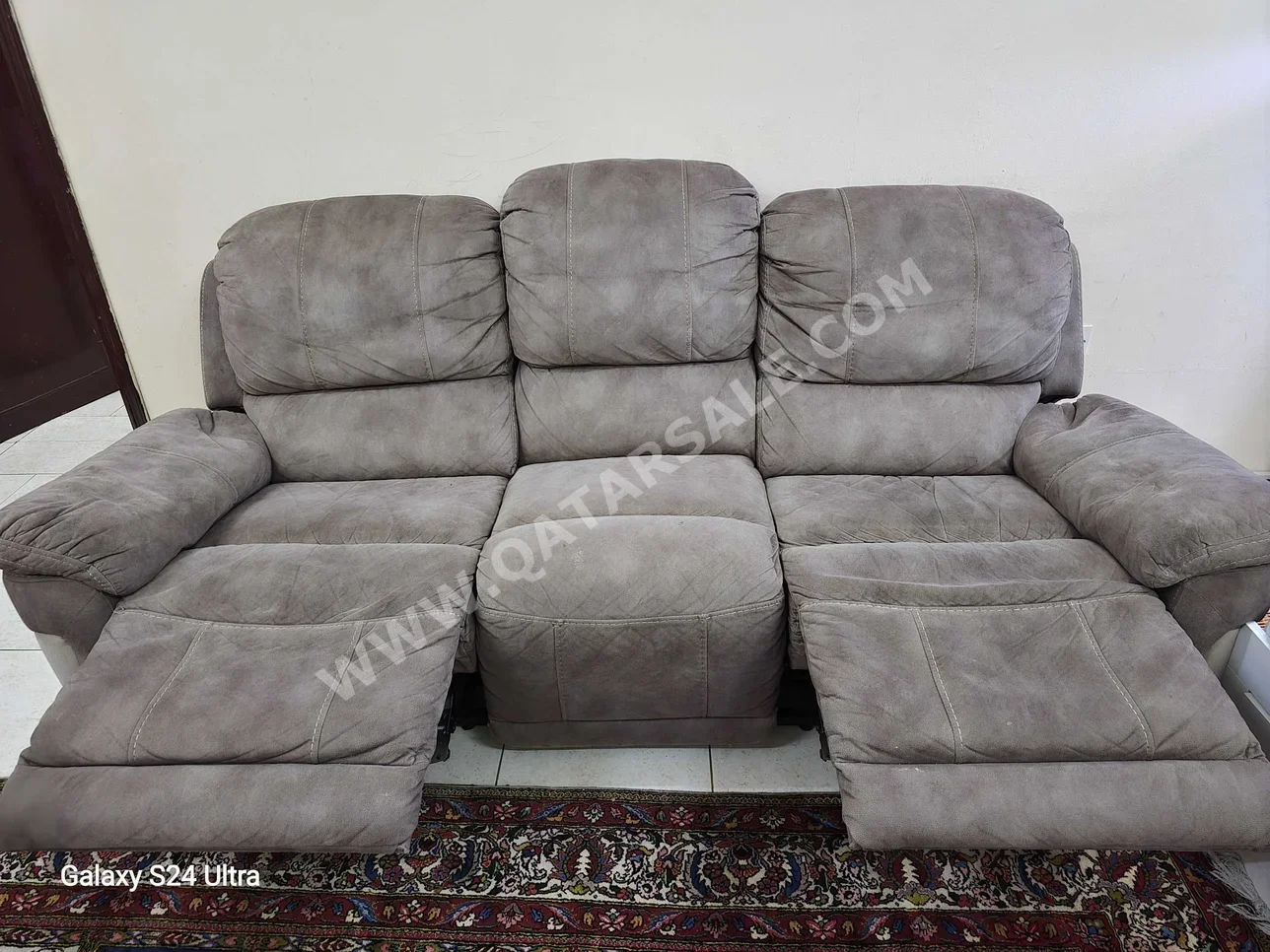 Sofas, Couches & Chairs 3-Seat Sofa  - Beige