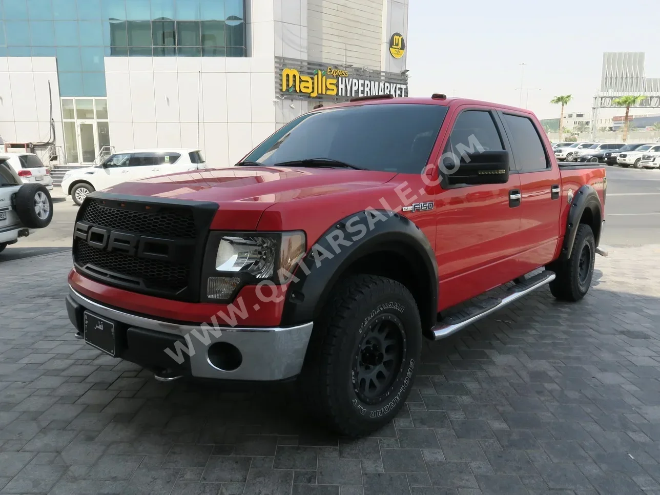 فورد  أف  150  2012  اوتوماتيك  279,000 كم  8 سلندر  دفع رباعي  بيكب  أحمر