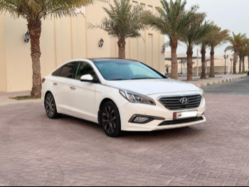 هيونداي  سوناتا  2015  اوتوماتيك  380,000 كم  4 سلندر  سحب امامي  سيدان  أبيض