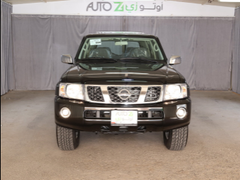 Nissan  Patrol  Safari  2024  Manual  0 Km  6 Cylinder  Four Wheel Drive (4WD)  SUV  Black  With Warranty