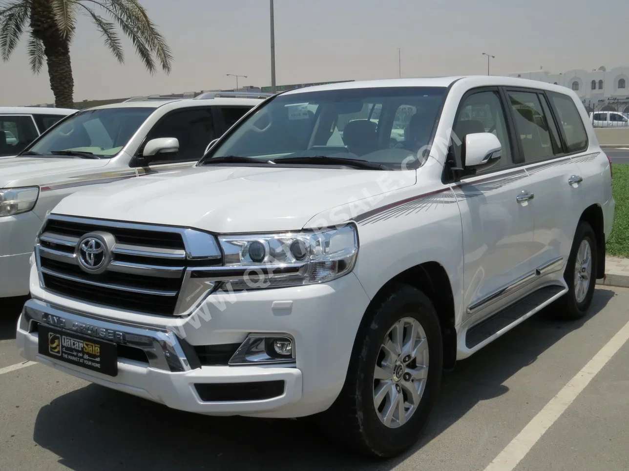 Toyota  Land Cruiser  GXR  2019  Automatic  100,000 Km  8 Cylinder  Four Wheel Drive (4WD)  SUV  White