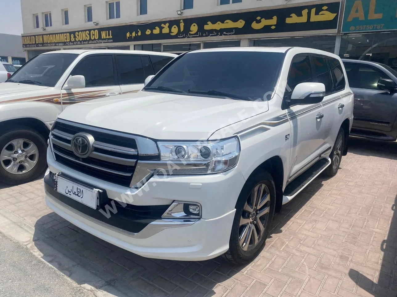 Toyota  Land Cruiser  VXR  2019  Automatic  233,000 Km  8 Cylinder  Four Wheel Drive (4WD)  SUV  White