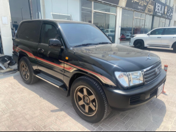 Toyota  Land Cruiser  GX  2004  Manual  76,000 Km  6 Cylinder  Four Wheel Drive (4WD)  SUV  Black