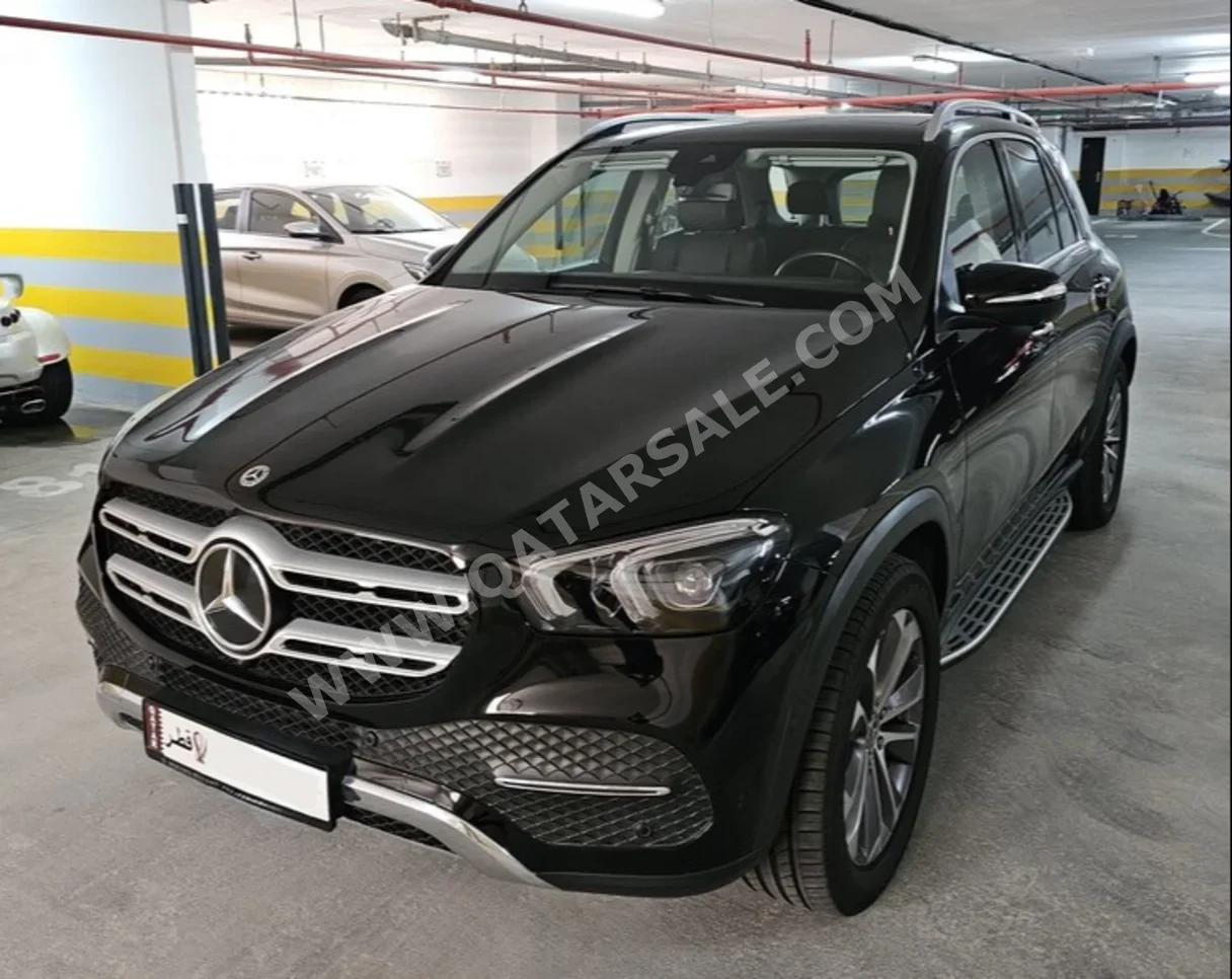 مرسيدس - بنز  جي ال اي  450  2022  اوتوماتيك  45,000 كم  6 سلندر  دفع رباعي  اس يو في  أسود  تحت الضمان