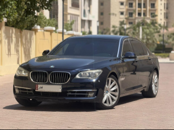 بي ام دبليو  الفئة - السابعة  740 Li  2014  اوتوماتيك  94,000 كم  6 سلندر  دفع خلفي  سيدان  أزرق غامق