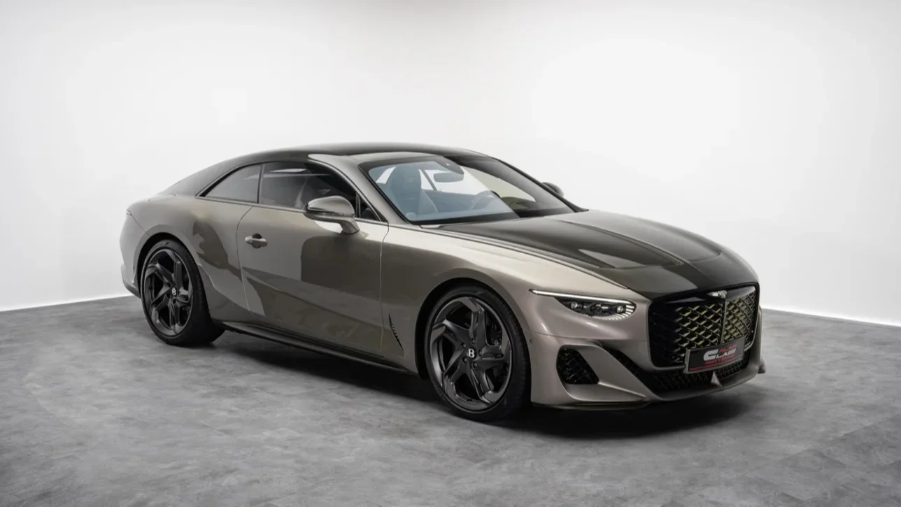 Bentley  Batur  2023  Automatic  280 Km  12 Cylinder  All Wheel Drive (AWD)  Coupe / Sport  Sonic Titanium
