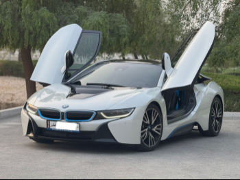 بي ام دبليو  الفئة - اي  8  2016  اوتوماتيك  13,000 كم  3 سلندر  دفع خلفي  كوبيه \ سبورت  أبيض