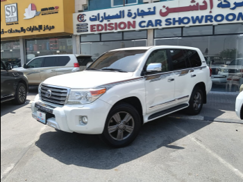 Toyota  Land Cruiser  GXR  2014  Automatic  200,000 Km  6 Cylinder  Four Wheel Drive (4WD)  SUV  White