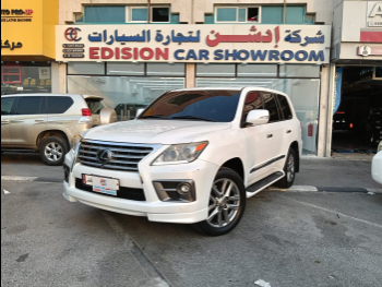 Lexus  LX  570 S  2013  Automatic  115,000 Km  8 Cylinder  Four Wheel Drive (4WD)  SUV  White