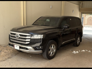 Toyota  Land Cruiser  GXR Twin Turbo  2024  Automatic  18,000 Km  6 Cylinder  Four Wheel Drive (4WD)  SUV  Black  With Warranty