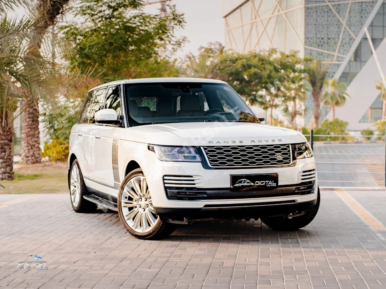 Land Rover  Range Rover  Vogue SE  2019  Automatic  60,500 Km  8 Cylinder  Four Wheel Drive (4WD)  SUV  White