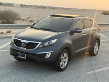 Kia  Sportage  2012  Automatic  215,000 Km  4 Cylinder  Four Wheel Drive (4WD)  SUV  Gray