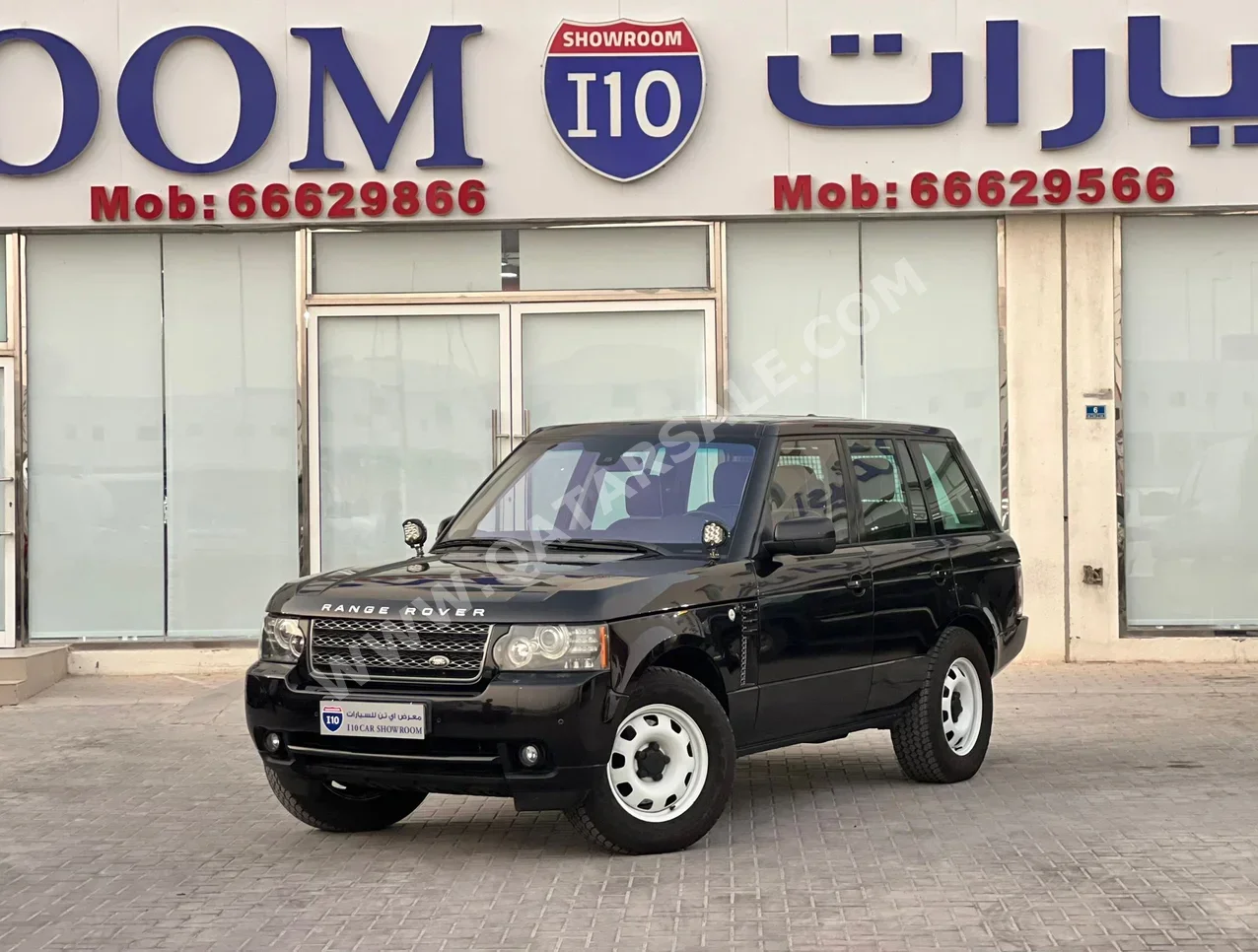 Land Rover  Range Rover  Vogue HSE  2012  Automatic  251,000 Km  8 Cylinder  Four Wheel Drive (4WD)  SUV  Black