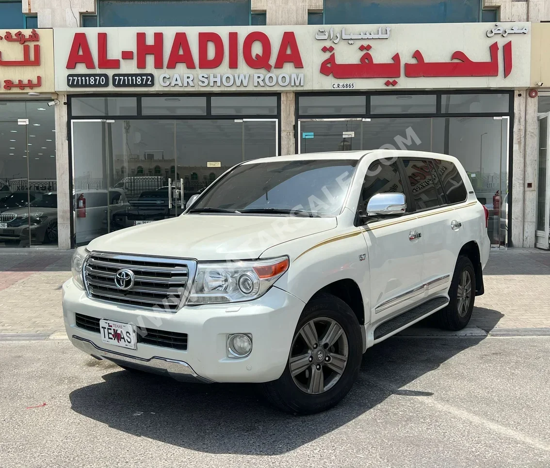 Toyota  Land Cruiser  VXR  2015  Automatic  430,000 Km  8 Cylinder  Four Wheel Drive (4WD)  SUV  White