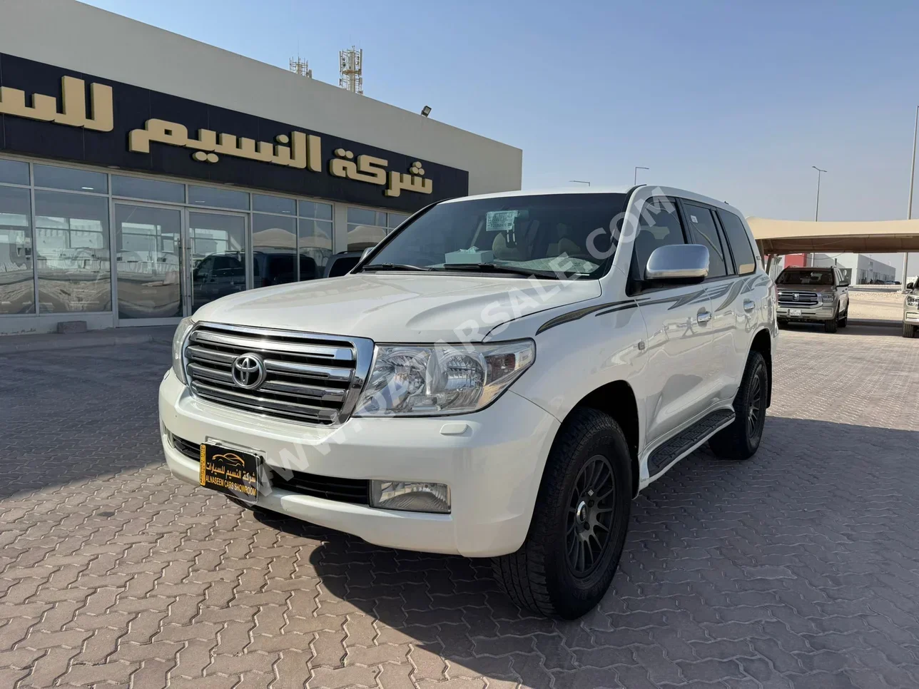 Toyota  Land Cruiser  GXR  2010  Automatic  253,000 Km  8 Cylinder  Four Wheel Drive (4WD)  SUV  White