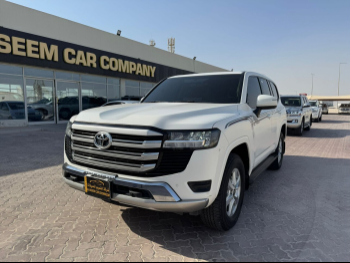 Toyota  Land Cruiser  GXR  2022  Automatic  53,000 Km  6 Cylinder  Four Wheel Drive (4WD)  SUV  White  With Warranty